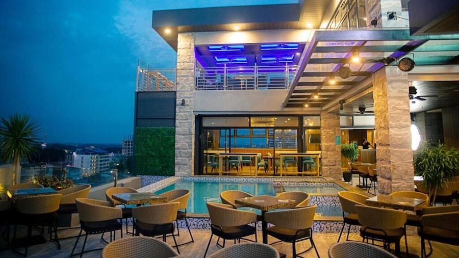 El Vistra Hotel
