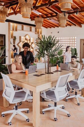 Meeting facility - Pranik Living Co-mmunity (Medellín)