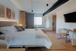 Superior Studio | Individually decorated, individually furnished, desk, laptop workspace - Pranik Living Co-mmunity (Medellín)