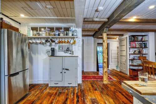 Rustic Chic Barn in Ayer’s Cliff, Near Lake Massawippi