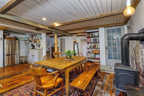 Rustic Chic Barn in Ayer’s Cliff, Near Lake Massawippi