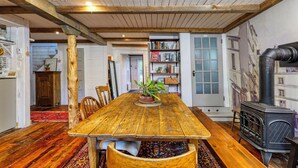 Dining - Rustic Chic Barn in Ayer’s Cliff, Near Lake Massawippi (Ayer's Cliff)