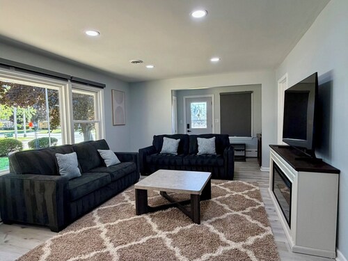Spacious 4-bedroom house packed with entertainment in charming Kenosha