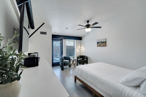 The Lawson District | Tulip Suite