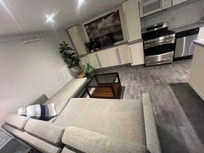 Living area - Weston Village Lux Stunner! Private fenced backyard garden, fireplace, marble… (Toronto)