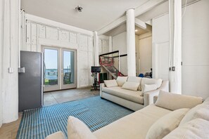 Interior - 🌊🐾 Kokomo Bungalow | Sound Front Luxury | Pet Friendly + Private Dock (Navarre)