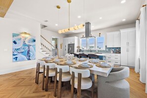 Dining - 🌊🐾 Kokomo Bungalow | Sound Front Luxury | Pet Friendly + Private Dock (Navarre)
