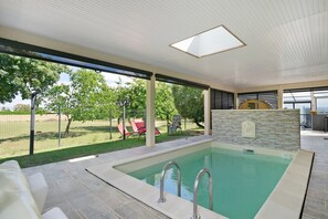 Pool - Holiday Home “La Casa Andréa” with Private Pool, Wi-Fi and Air Conditioning (Villars-en-Pons)
