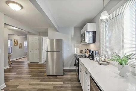 Private kitchen. Modern 4BD 2BA Family Home | Central AC