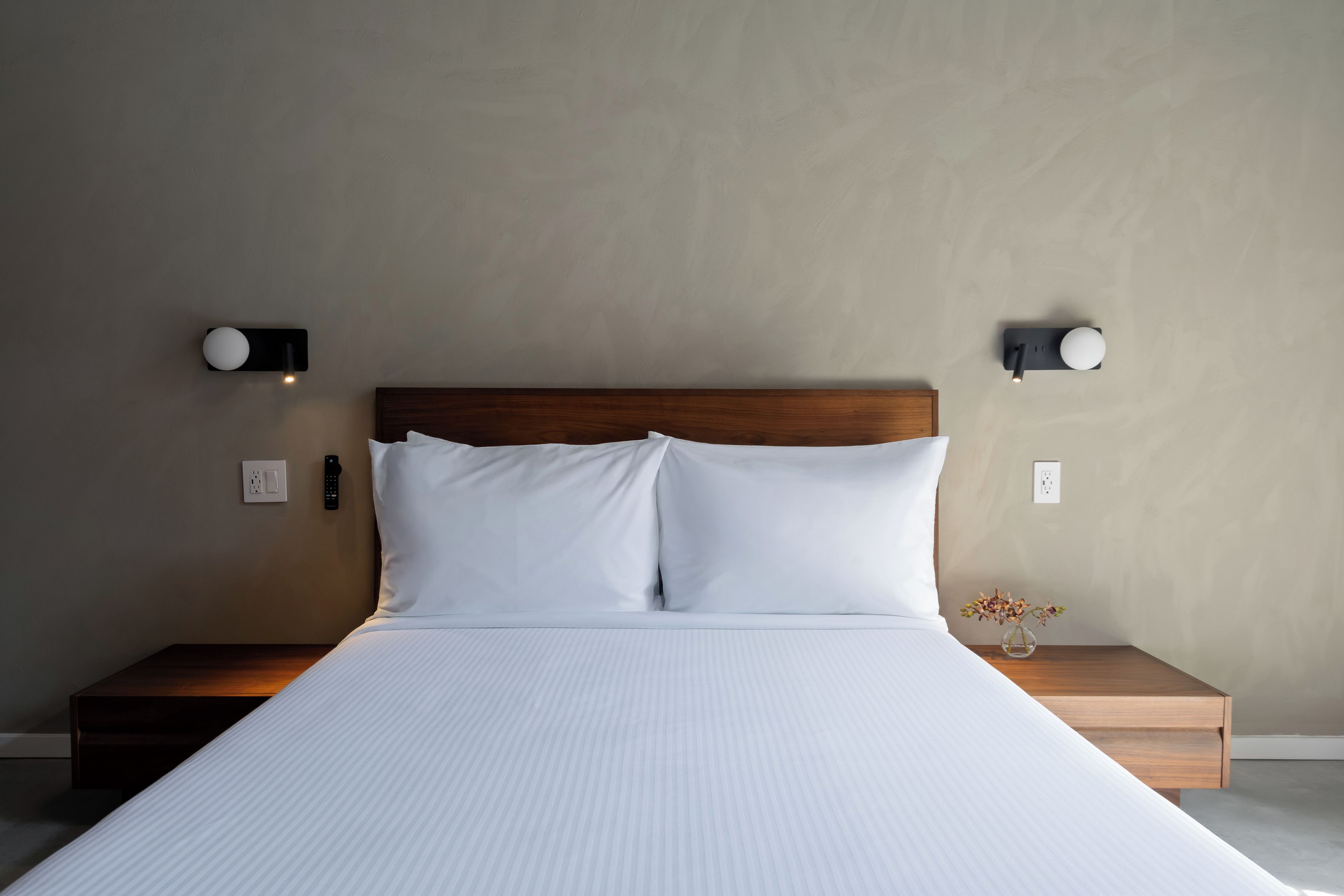 1 bedroom, desk, WiFi (free), bed sheets