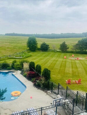 Pool - Country Escape with Pool and Hot tub near Creemore (Mansfield)