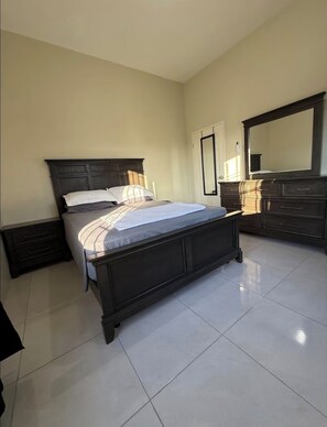 1 bedroom, iron/ironing board, WiFi, bed sheets