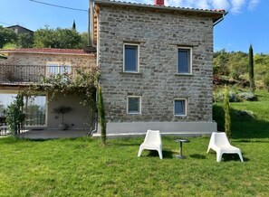Terrace/patio - En kanalion  (Kanalia karditsa)