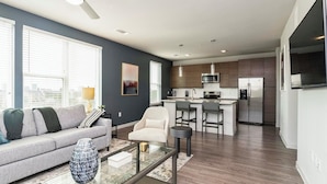 Căn hộ (1 Bedroom) | 1 phòng ngủ, bàn ủi/dụng cụ ủi quần áo, trang trí khác biệt