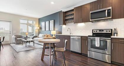Landing Apartments near Charlotte Center City