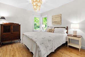 2 quartos, ferros/tábuas de passar roupa, Wi-Fi, roupa de cama