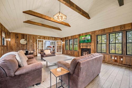 Stowe 2BDRM Apartment On Estate