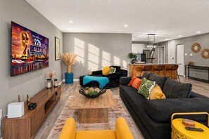 Smart TV - FIFA World Cup | Near AT&T Stadium | 3/2 Home with Boho Vibes (Arlington)