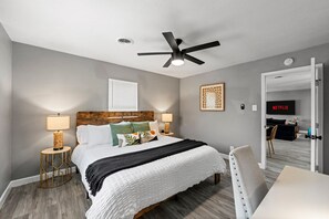 Desk, travel cot, free WiFi, bed sheets - FIFA World Cup | Near AT&T Stadium | 3/2 Home with Boho Vibes (Arlington)
