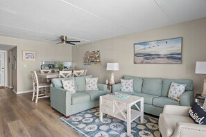 Smart TV - Beautiful 2Bed, 2Ba Condo Bayfront Condo w/Pool next to Seacrets Bar & Grill. (Ocean City)