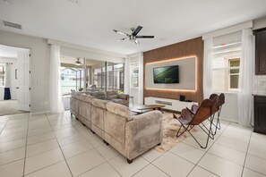 Living area - 7 BD/ 6.5 BA Solara (9009 EM) (Kissimmee)