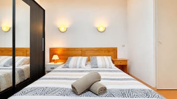 Internet, bed sheets