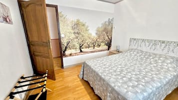 3 chambres, fer et planche à repasser, accès Internet, draps fournis