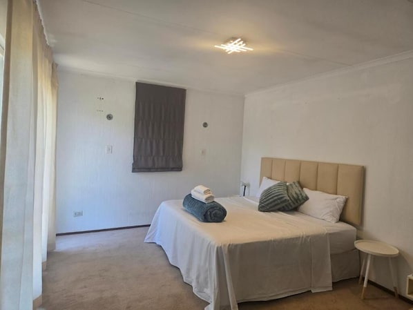 Shared Dormitory, 1 Bedroom - Room-aquasaints Guest Lodge (Johannesburg)