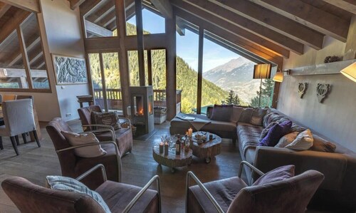 Chalet, Rez-de-chaussée, terrasse, balcon, cheminée ou poêle à bois, télévision, casier à ski, 158m²