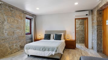 WiFi, bed sheets