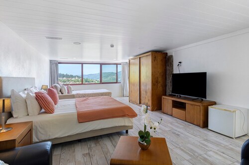 Room 'Room 21 - Terrace - Quinta Do Avô' with Mountain View, Wi-Fi and Air Conditioning