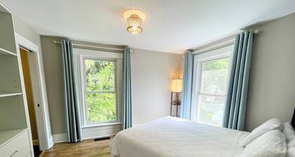 Walk to Lake & Downtown Chelan! Room #2