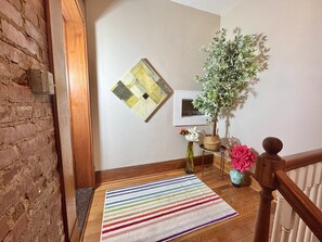Interior - 2 Bedroom, Near downtown, Ohio city, Tremont, and Central! (Cleveland)