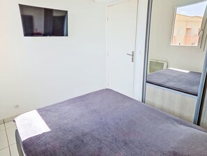 1 bedroom, desk, Internet - Le Victoria by Interhome (Saint Aygulf)