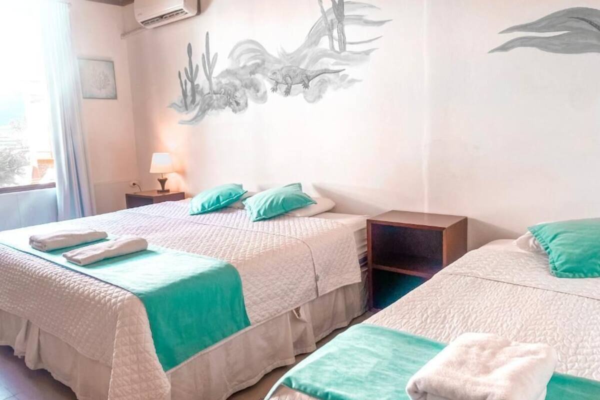 Triple Room | Desk, free WiFi