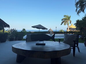 Outdoor dining - Luxury Villa in Residential Conejos with private pool and rooftop (Residencial Conejos)