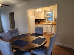 Dining - Boulder Bungalow - Fully Furnished - 7 minutes to Downtown Des Moines (Des Moines)