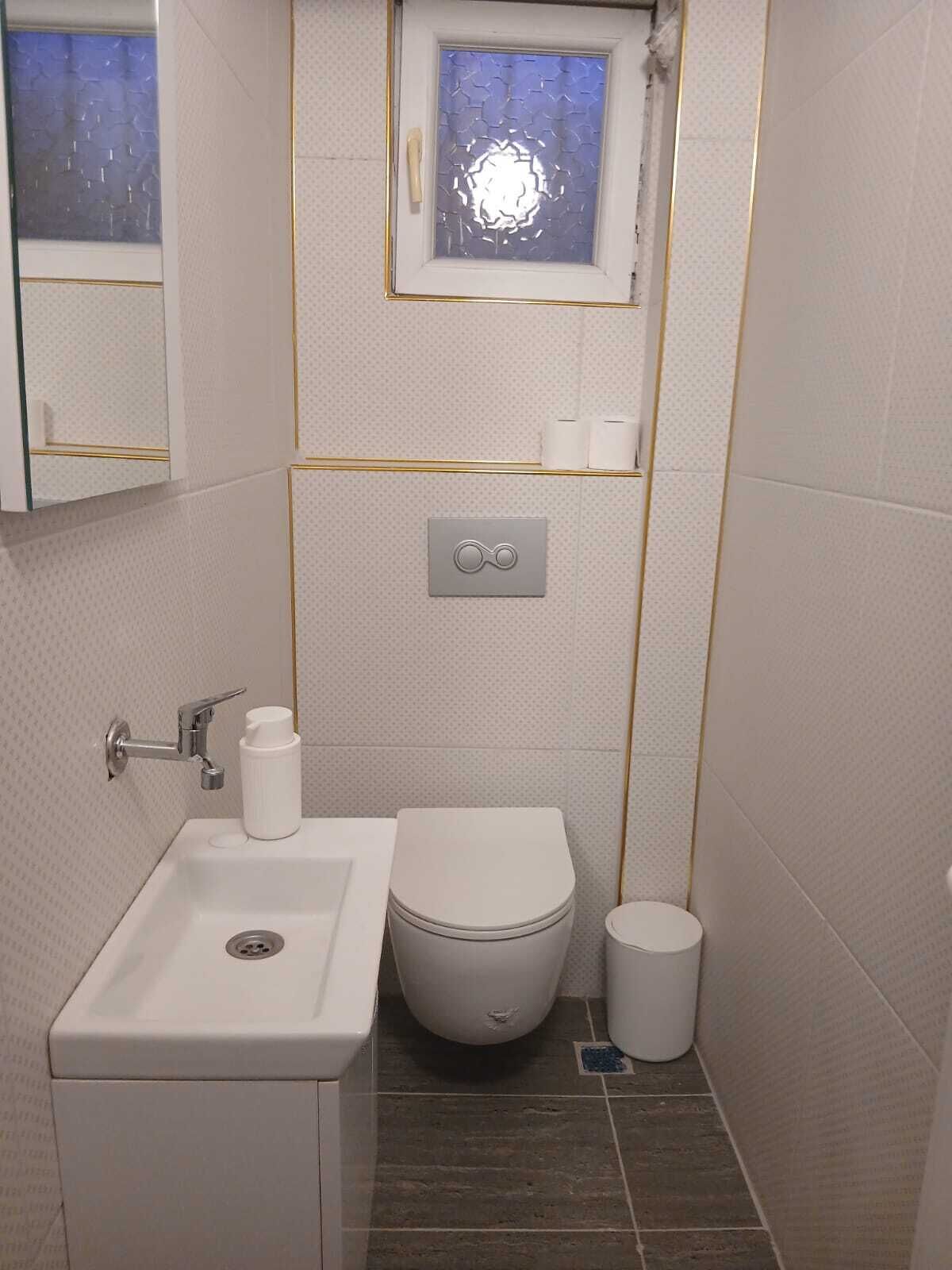 Klassiek huis, roken, uitzicht op stad | Badkamer | Een douche, gratis toiletartikelen, een haardroger, handdoeken