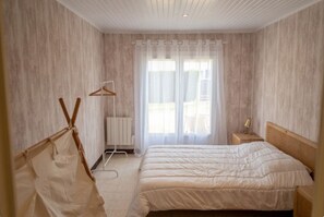 Internet, bed sheets - Vrbo Property (Le Château-d'Oléron)