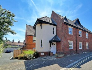 Exterior - Salt Air Retreat - Coastal apartment (Cromer)