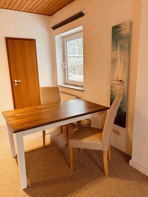 Dining - Cozy vacation apartment for couples near Denmark and Sylt (Ladelund)