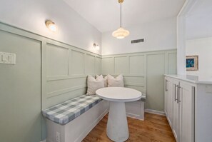 Interior - Luxury 2BR on Pasadena's Millionaire's Row (Pasadena)