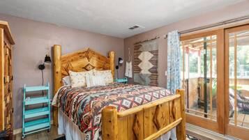 Desk, travel crib, WiFi, bed sheets