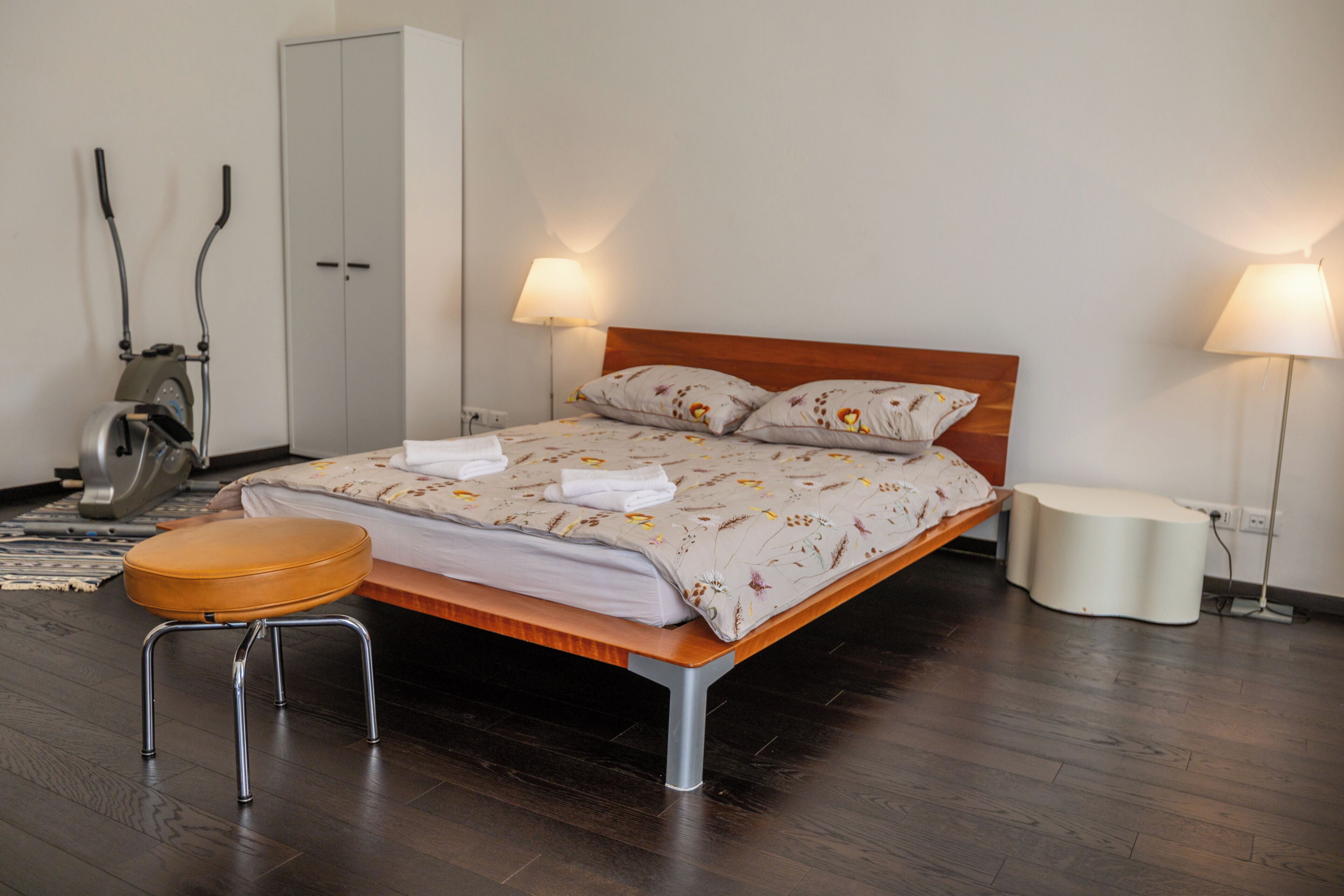 Iron/ironing board, free WiFi