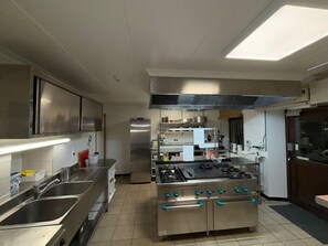 Private kitchen - Vrbo Property (Houffalize)