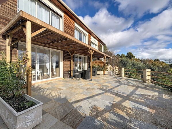 Terassi/patio