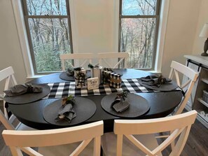 Dining - New! Hilltop Hideway w/arcade and hot tub! (Conway)