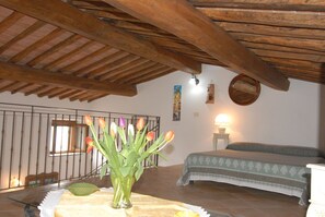 Iron/ironing board, WiFi, bed sheets - Vrbo Property (Chiessi)