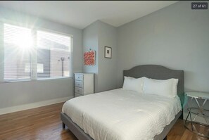 Room - 2-bedroom Townhome (Raleigh)