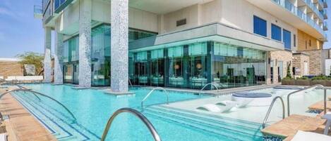 Outdoor pool, a heated pool
